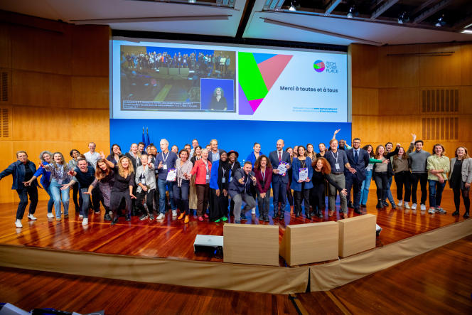 Photo : les différents acteurs du monde des start-up présents au ministère de l'Economie à Bercy, lundi 17 octobre 2022. 