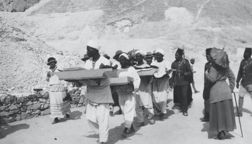 Les Egyptiens Ont Aide A Decouvrir La Tombe Du Roi Les Égyptiens ont aidé à découvrir la tombe du roi Tut. Maintenant, ils sont enfin reconnus.