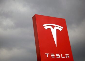 Drivers in the US Treat Partially Automated Cars From Tesla, GM, as Self-Driving, Says Study