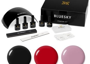 L’image peut contenir : cosmétiques, rouge à lèvres, bouteille et parfum