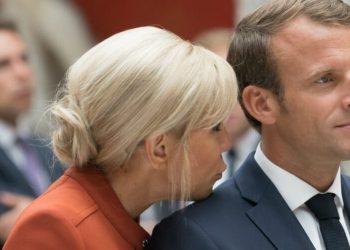 Emmanuel et Brigitte Macron surpris en pleine balade romantique dans les rues du Havre