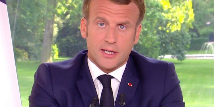Emmanuel Macron prêt à dissoudre l 
