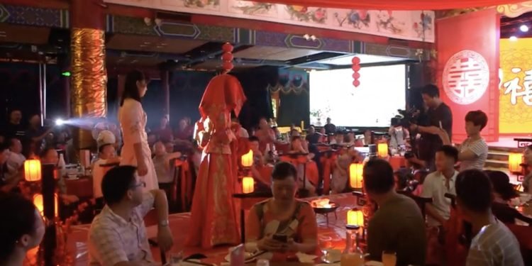 Diffusé sur TF1, un reportage sur un restaurant chinois dégoûte les internautes… – Thebuzzly