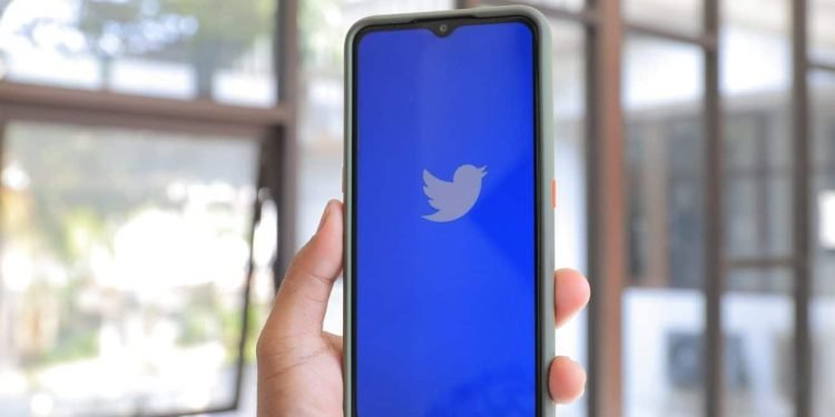 Un faux compte Twitter fait perdre 16 milliards à un grand groupe américain – Thebuzzly