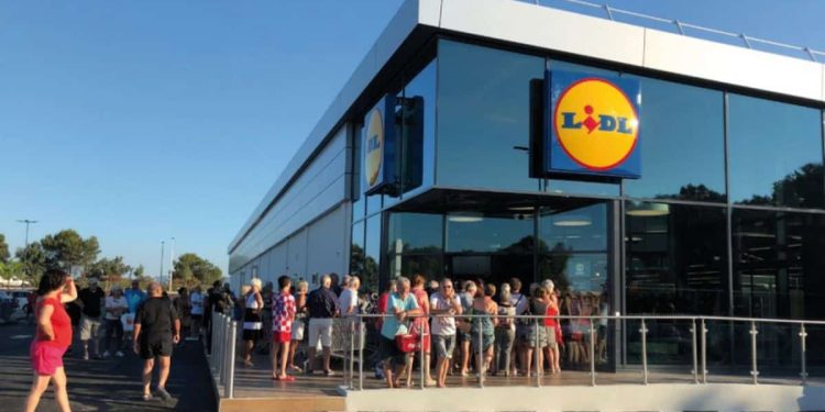 Lidl lance sa collection de pulls de Noël, vous allez adorer !