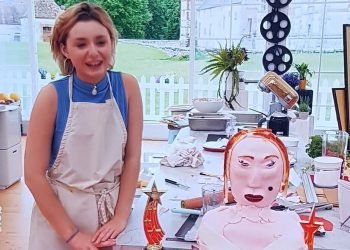Elle représente Marilyn Monroe sous forme de gâteau, les internautes rigolent (vidéo)