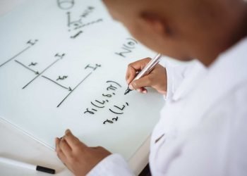 Un enfant de 11 ans a un QI plus élevé qu'Einstein