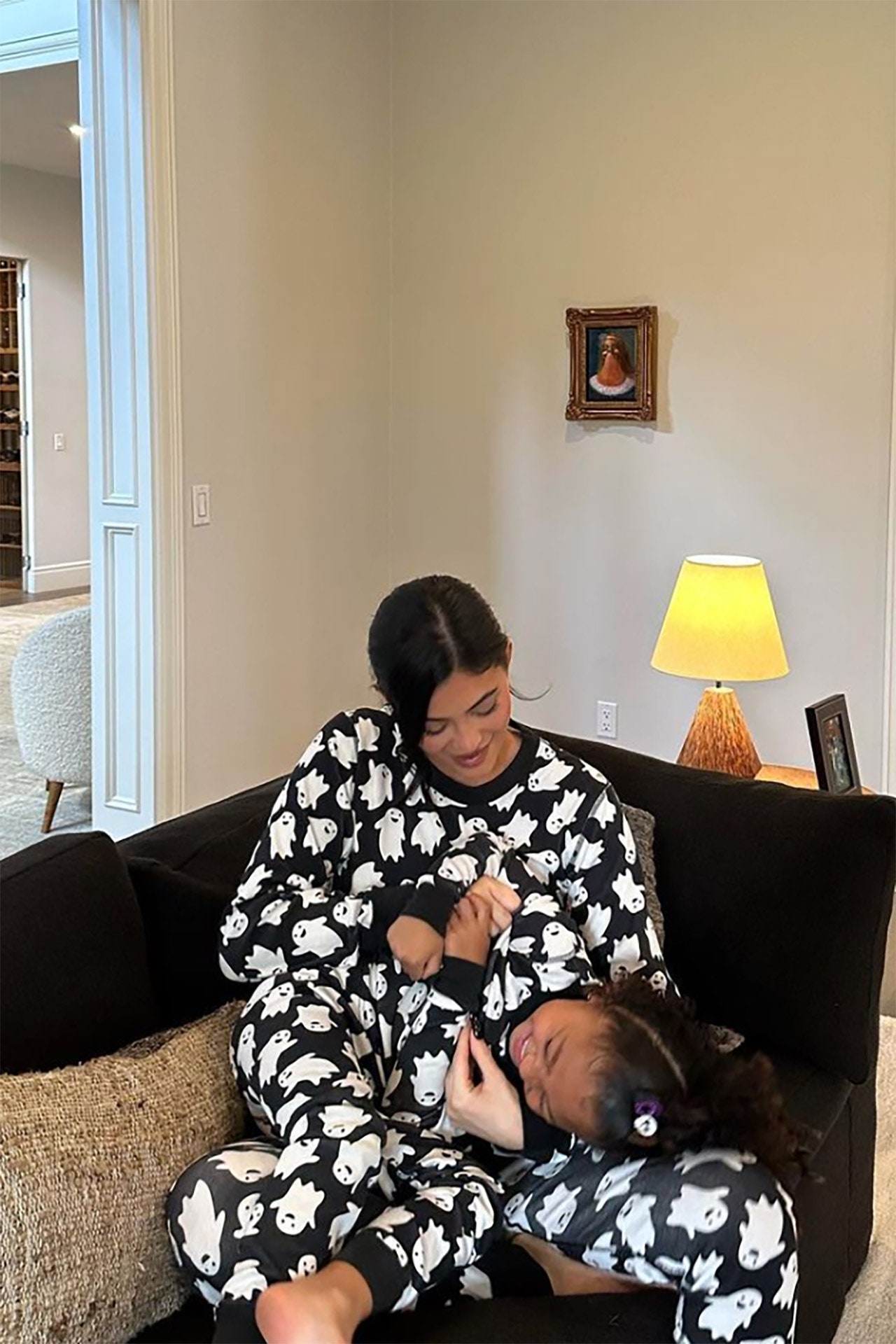 Kylie Jenner partage de superbes candids avec son fils de 9 mois qui, techniquement, s'appelle encore Wolf