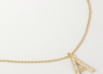 L’image peut contenir : bijoux, collier, accessoires et pendentif