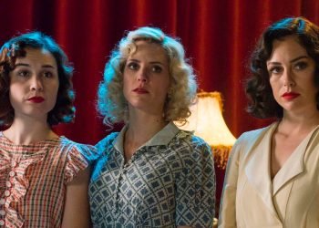 L’image peut contenir : humain, personne, vêtements, vêtements, Blanca Suárez et Maggie Civantos