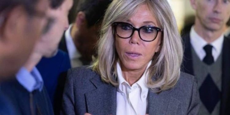 Brigitte Macron : ce détail sur son visage qui intrigue…