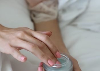 Ce baume hydratant hawaïen fait briller la peau sèche