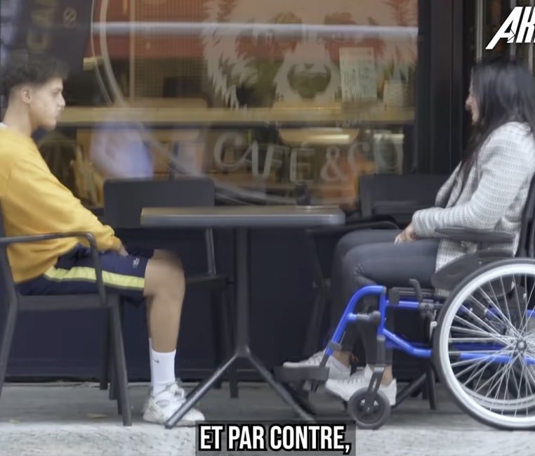 Elle avoue être en fauteuil roulant au premier rendez-vous et dévoile la réaction de ses coups de cœur (vidéo) – Thebuzzly