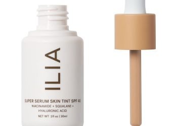 Hilary Swank ne peut pas vivre sans ce sérum teinté SPF