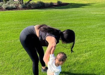Kylie Jenner partage de superbes candids avec son fils de 9 mois qui, techniquement, s'appelle encore Wolf
