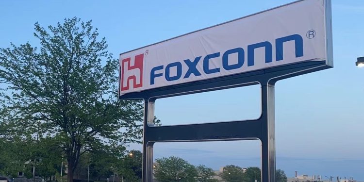 iPhone November Shipments to See Further Decline at Foxconn