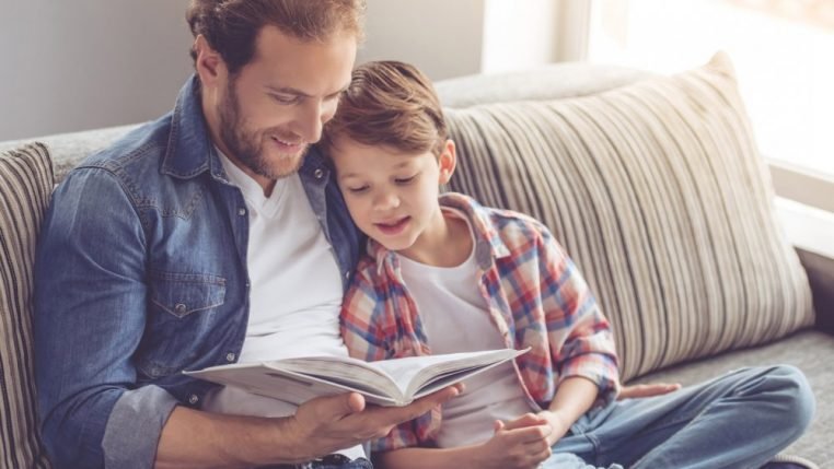 "Maman, qu'est-ce qu'il y a entre ses jambes ?" – Thebuzzly