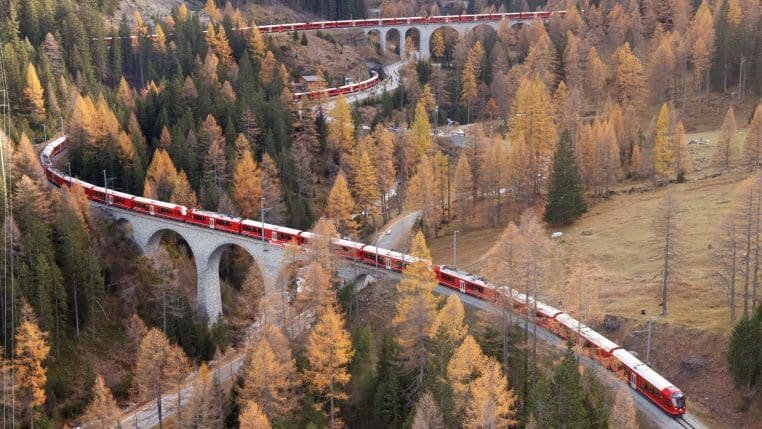 Nous avons trouvé le train le plus long du monde, c'est en Suisse ! (vidéo) – Thebuzzly