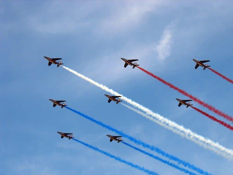 Tom Cruise devient membre de la Patrouille de France – Thebuzzly