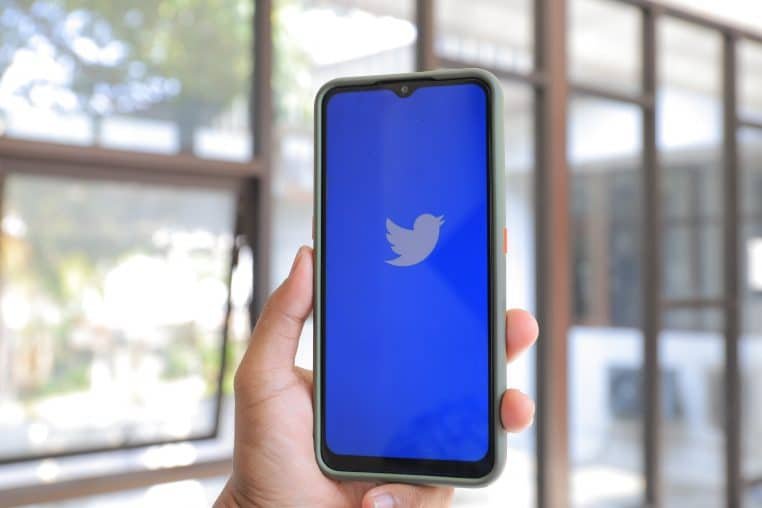 Un faux compte Twitter fait perdre 16 milliards à un grand groupe américain – Thebuzzly