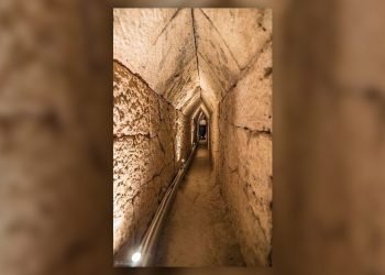 Un vaste tunnel découvert sous un ancien temple égyptien