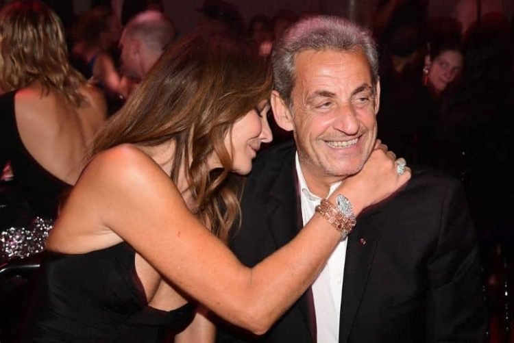 cette demande très osée de Nicolas Sarkozy à Carla Bruni... le soir de leur rencontre ! – Thebuzzly