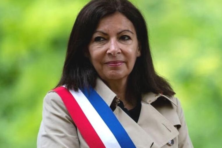 la très mauvaise nouvelle qui vient de tomber – Thebuzzly'oiseau sauvage théâtre mairie paris anne hidalgo