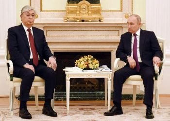 Vladimir Poutine est-il atteint de la maladie de Parkinson ?  Ces images sèment le doute (vidéo)