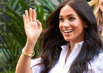 une photo de grossesse révélée... un joli ventre rond !