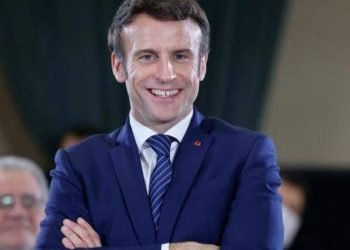 Emmanuel Macron se veut rassurant face aux coupures d'électricité (vidéo)