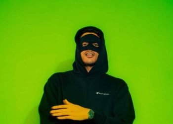 Un célèbre rappeur masqué dévoile son visage et s'enflamme sur les réseaux sociaux !