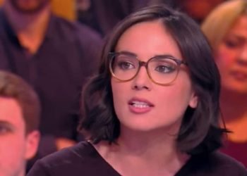 agathe auproux mini jupe fait monter temperature