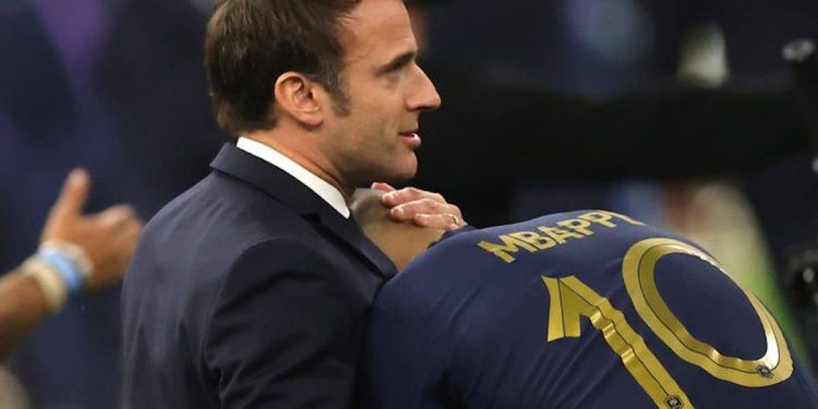 emmanuel macron pris a partie internautes coupe du monde