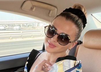 kelly vedovelli pose luxe internautes furieux