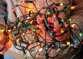 Pourquoi les lumières de Noël s'emmêlent-elles toujours ?