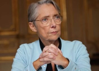 Cet amusant cadeau de Noël offert à Elisabeth Borne par ses ministres