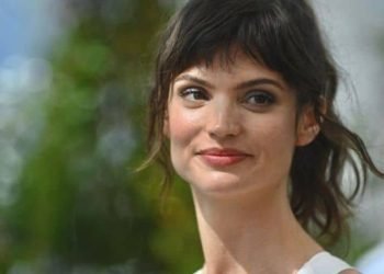 Charlbi Dean disparition (1)