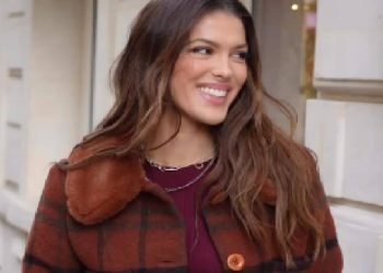 Iris Mittenaere nous prouve qu’elle sait mettre en valeur sa silhouette de rêve