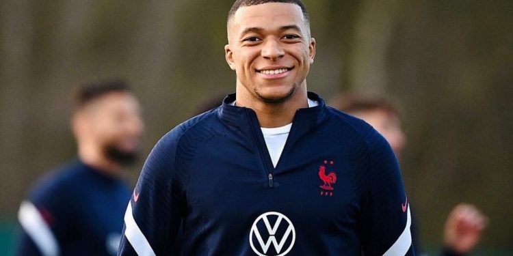 Kylian Mbappé en couple ? L'identité de sa nouvelle conquête révélée – Thebuzzly