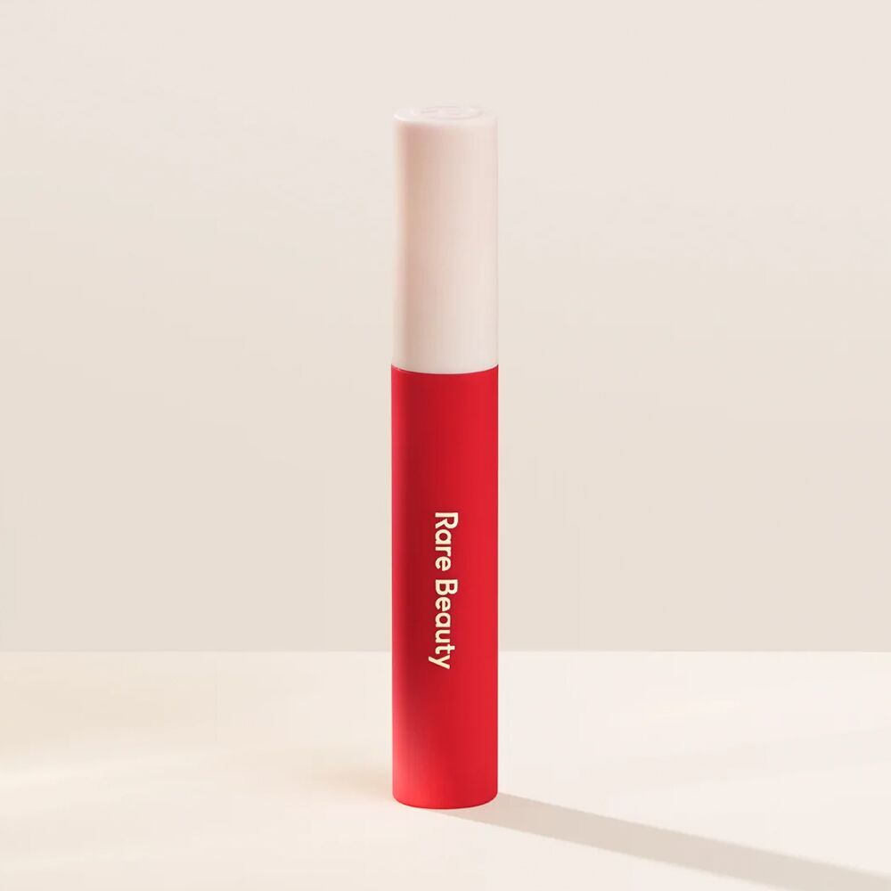 Les experts disent que ces nuances de rouge à lèvres blanchissent instantanément les dents