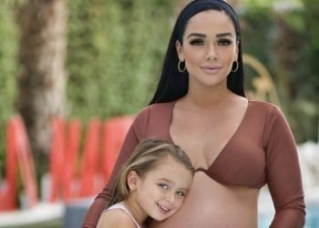 Sa fille perd une dent de lait, elle lui donne une carte bancaire