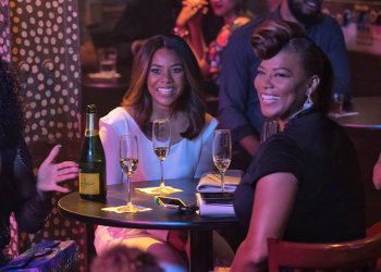 L’image peut contenir une personne humaine Comptoir de bar Pub Queen Latifah Tiffany Haddish Jada Pinkett Smith et Regina Hall