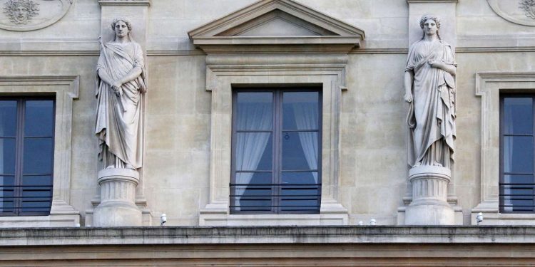 « Ne touche pas à mes tresses !  »