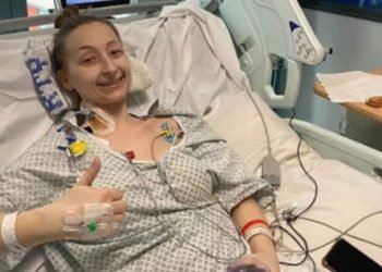 Avant de se faire opérer, cette mère voit le médecin lui poser les pires questions...