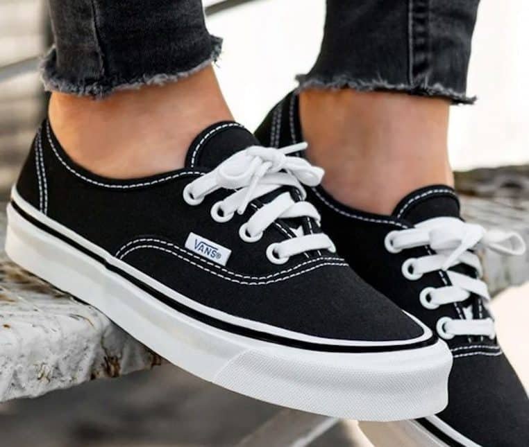 Avez-vous déjà remarqué ce détail caché dans le logo Vans ? – Thebuzzly