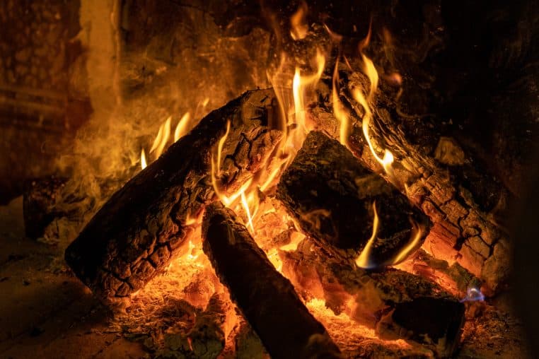 vérifier l'énergie chauffage au bois cheminée