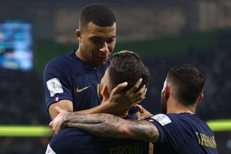 Ce joueur australien paie Kylian Mbappé et Olivier Giroud... pour une raison bien précise – Thebuzzly