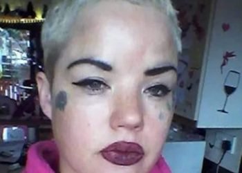 Cette maman a été refoulée de la fête de Noël de son enfant à cause de son apparence