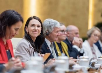 Cette Politicienne Pensait Que Son Micro Etait Eteint Elle Lache