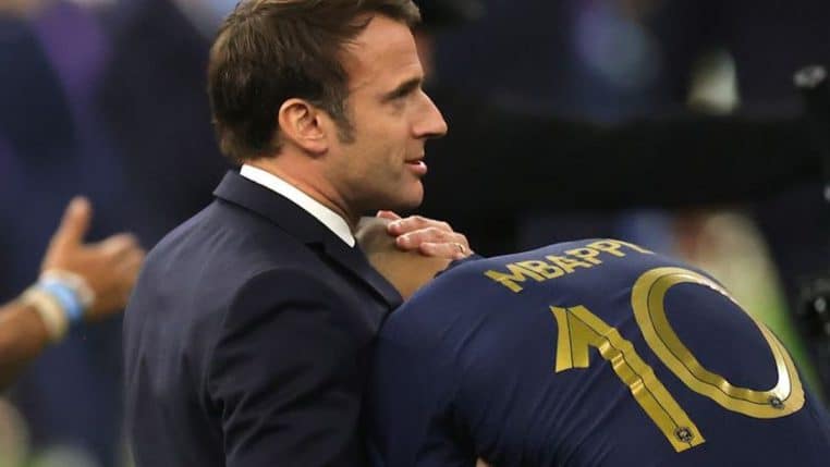 emmanuel macron a participé à la coupe du monde des internautes